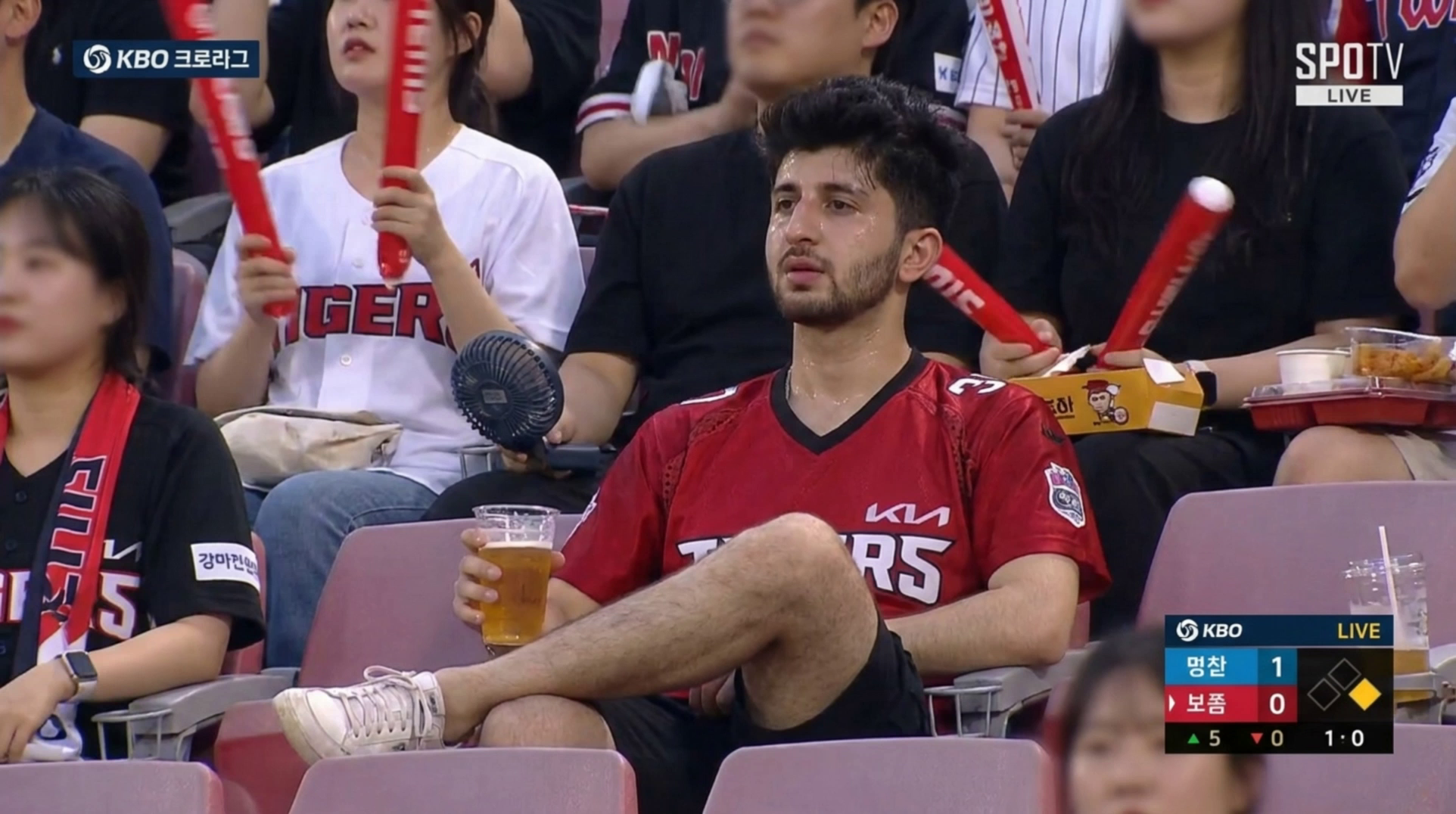 Create Realistic Sports Fan Broadcast Scenes (by RAGA)
